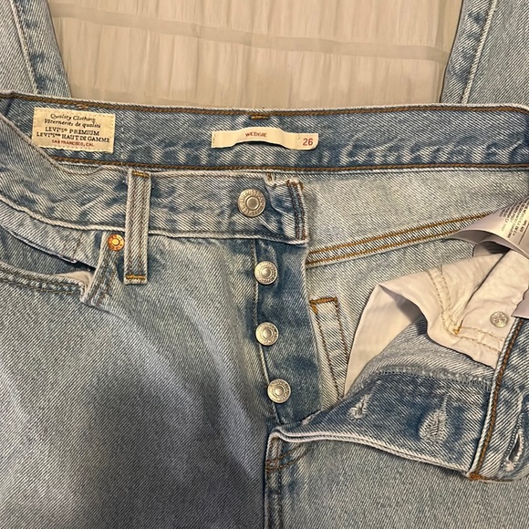 NEW levis light wash wedgie jean denim size 26 button fly distressed - Picture 3 of 3